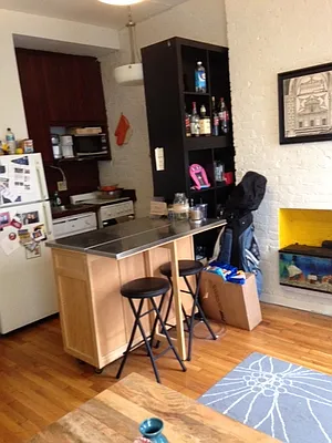 Rented by Peter Ashe | media 50