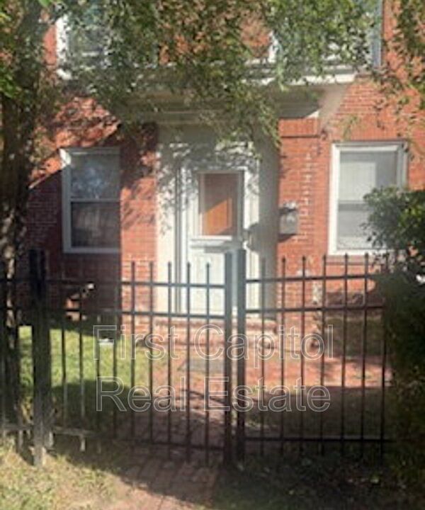 1st image of 1800 Market St