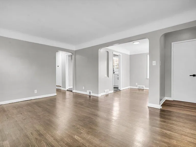 11577 Somerset Ave — Photo 4