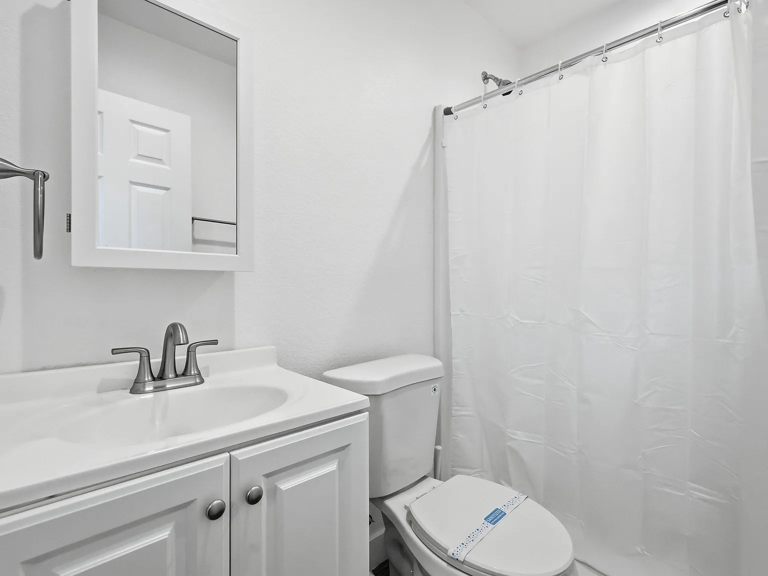 4 bed, 6.0 bath, 1980 sqft, $1,152 — Photo 3