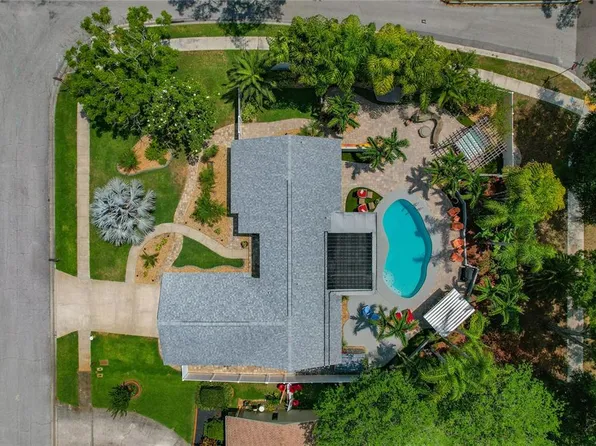 808 Rustic Oaks Dr, Palm Harbor, FL 34684