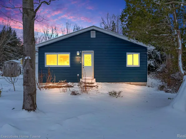 5876 Griswold Rd N, Smiths Creek, MI 48074