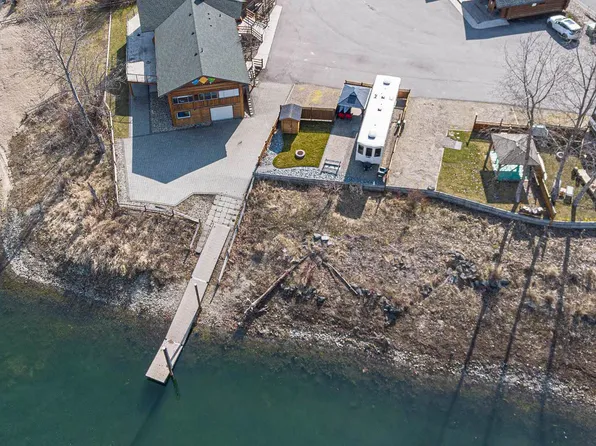 2 Clubhouse Ln, Columbia Shuswap, BC V0E 1M4