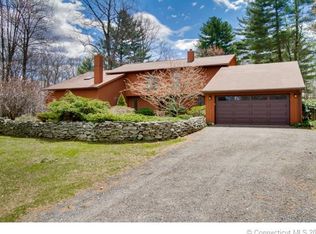 734 Brayman Hollow Rd, Pomfret Center, CT 06259