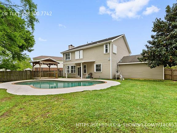 2nd image of 2073 Stone Bridge Dr