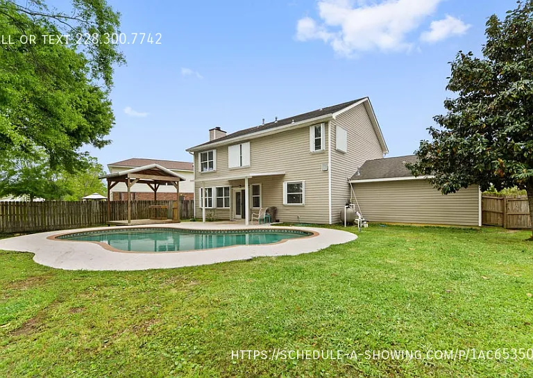 2073 Stone Bridge Dr — Photo 2