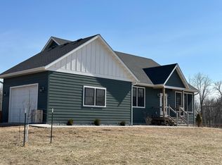 47575 River Rd, Harris, MN 55032
