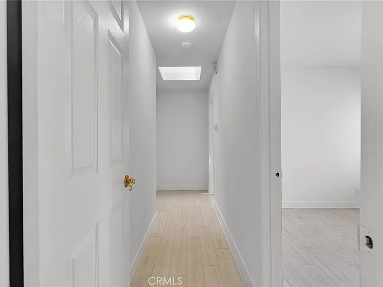 221 Acacia Ln — Photo 17