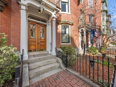 27 Monument Sq APT 4, Boston, MA, 02129