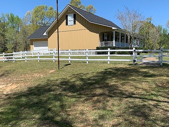 2nd image of 124 Victorian Ln