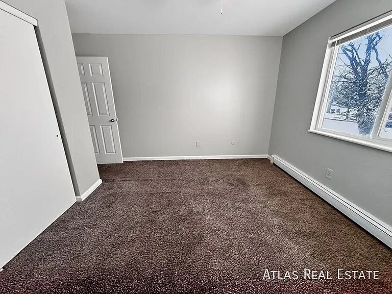 4357 N Chestnut St #202 — Photo 12