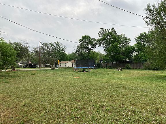 Build on LARGE DOWNTOWN Lot!