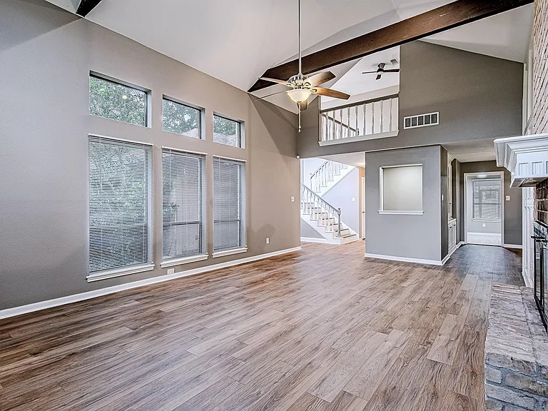 3323 Lost Hollow Dr — Photo 6