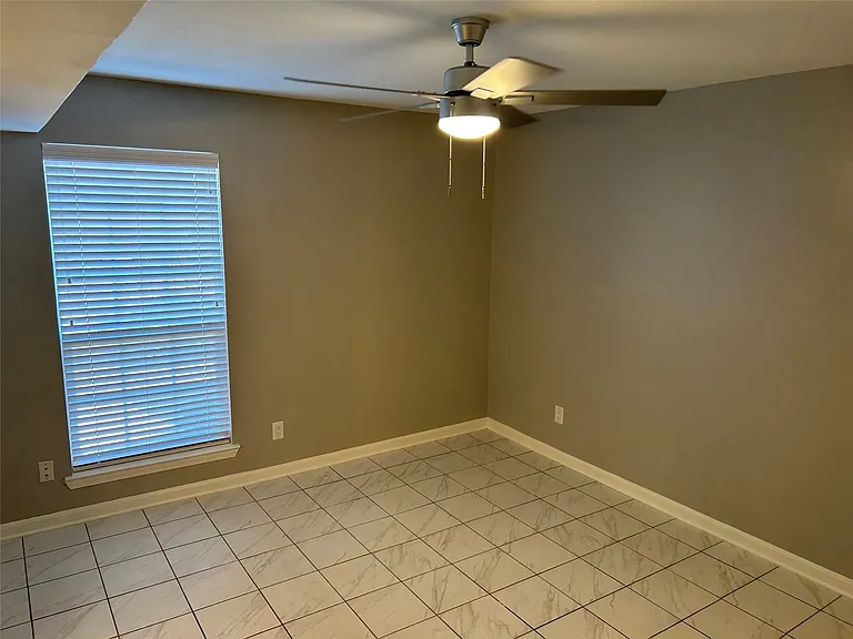 1880 White Oak Dr #103 — Photo 9