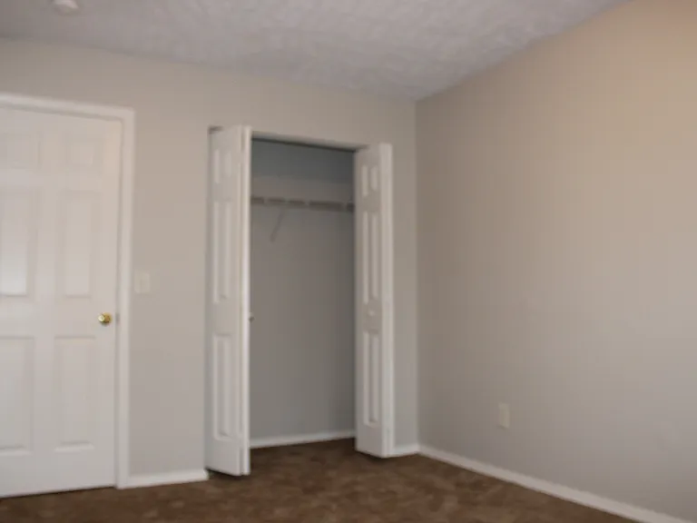 2722 Sutherland Dr — Photo 17