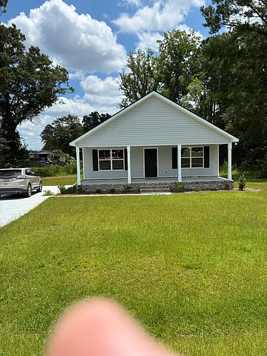 103 Continental Dr Photo 1