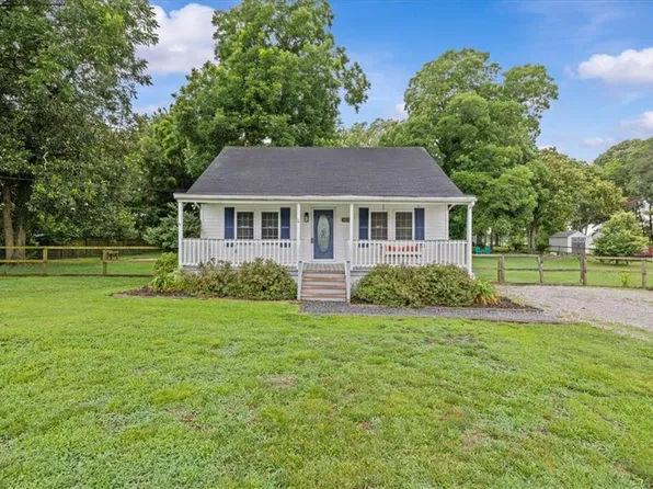 10270 Center St, Carrollton, VA 23314