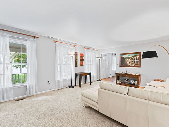 5th image of 9731 Loch Linden Ct