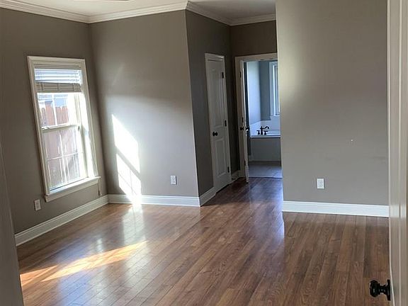 5th image of 324 Lakewood Dr