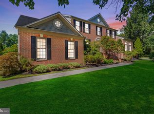 15 Byron Dr, Mount Laurel, NJ 08054
