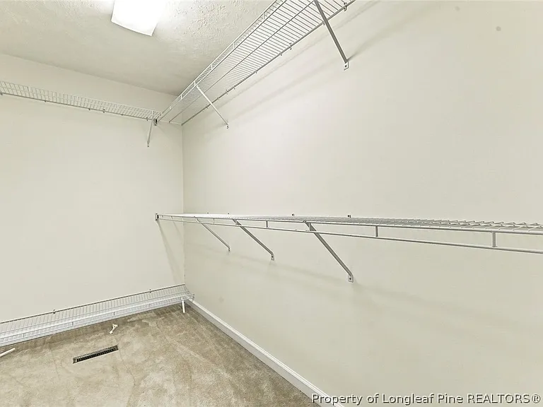 709 Essex Ct — Photo 17