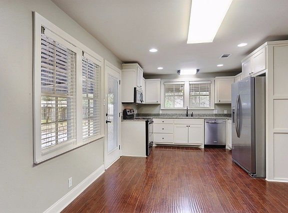 4th image of 29030 S Range Ave
