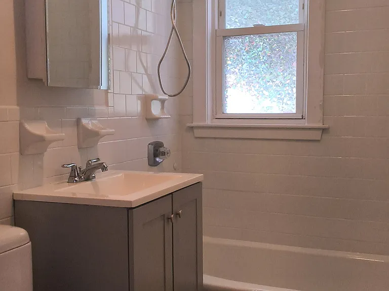 560 William St #1 — Photo 7