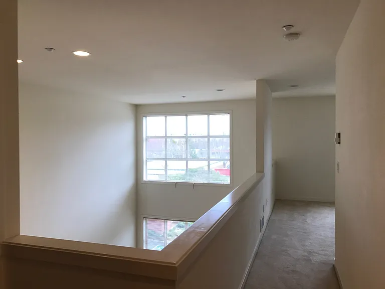 Newell Court Apartments, downtown Mercer Island — Photo 40