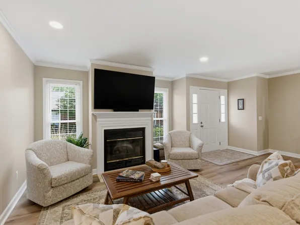 216 Highland Villa Cir, Nashville, TN 37211