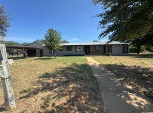 719 E Taft, Pearsall, TX 78061