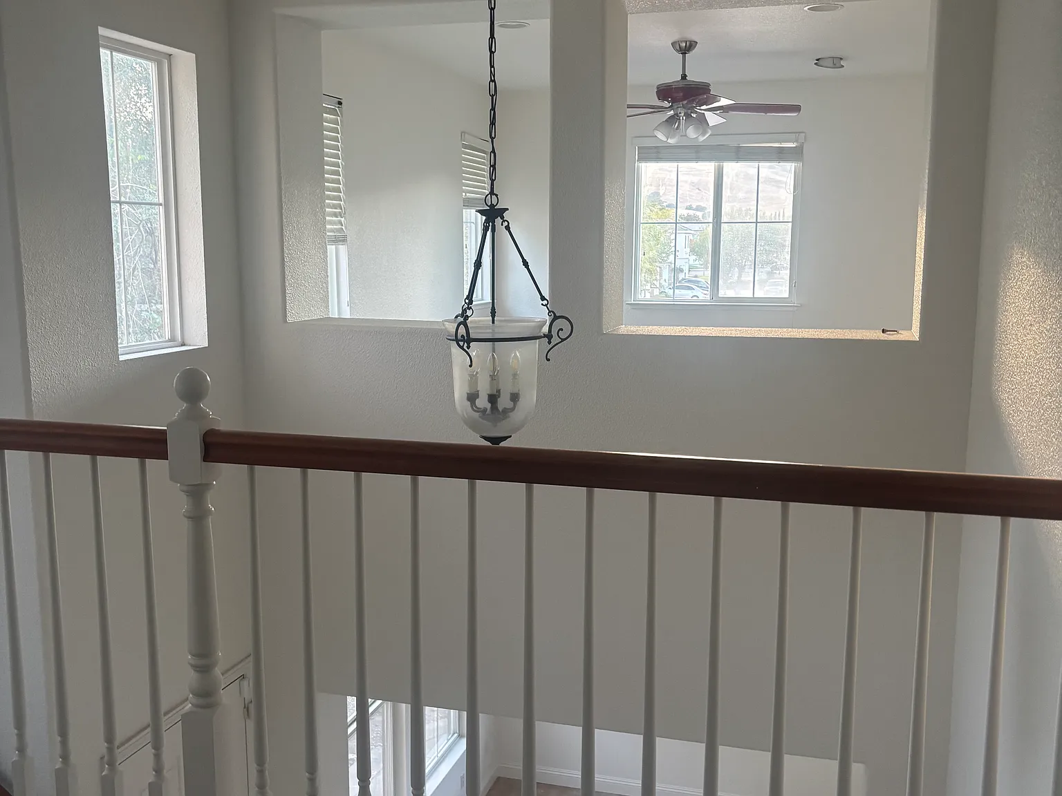 3 bed, 2.5 bath, 2264 sqft, $3,850 — Photo 2