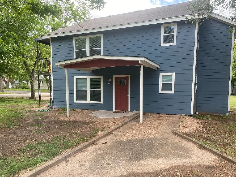 2 bed, 1100 sqft, $1,250 — Photo 1