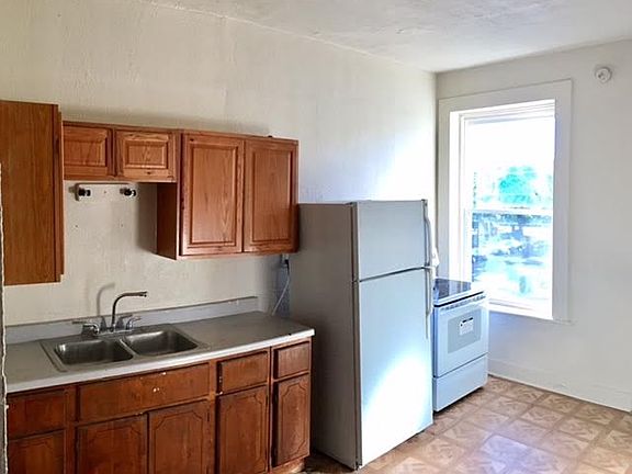 4th image of 3257-3259 Oregon Ave
