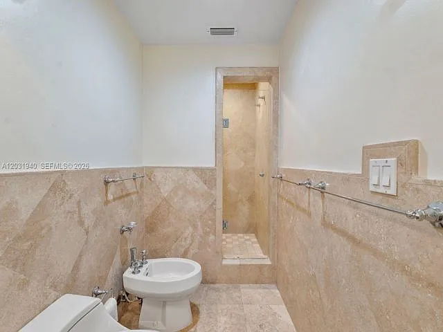 1037 Alfonso Ave — Photo 6