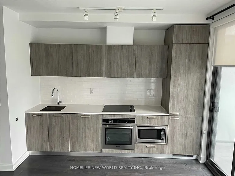 50 Charles St E #1102 — Photo 4