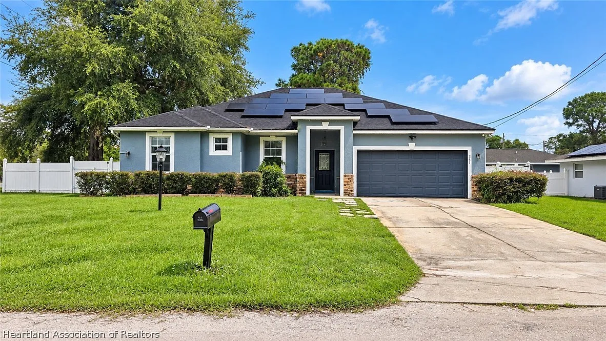 3 bed, 2.0 bath, 1506 sqft, $2,200 — Photo 1