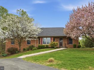 238 Comstock Dr, Shepherdstown, WV 25443