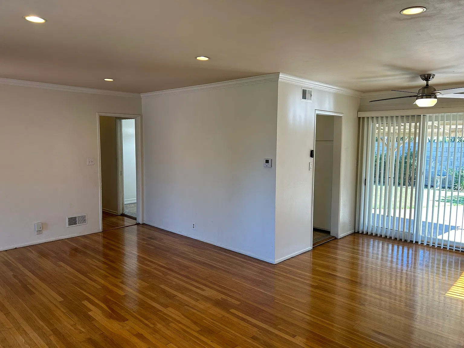 3 bed, 1230 sqft, $3,695 — Photo 3