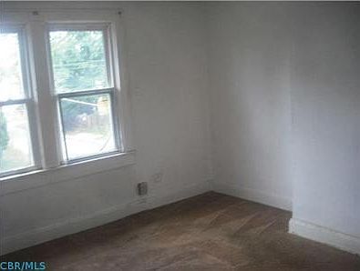 5th image of 676 S Wayne Ave