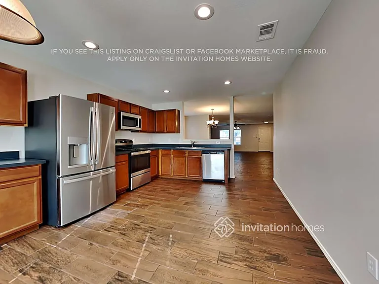 802 Windflower Dr — Photo 8