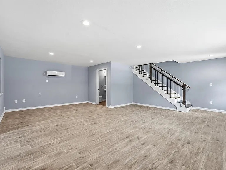 15621 Northland Dr — Photo 6