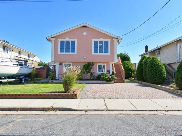 925 S Long Beach Avenue, Freeport, NY 11520