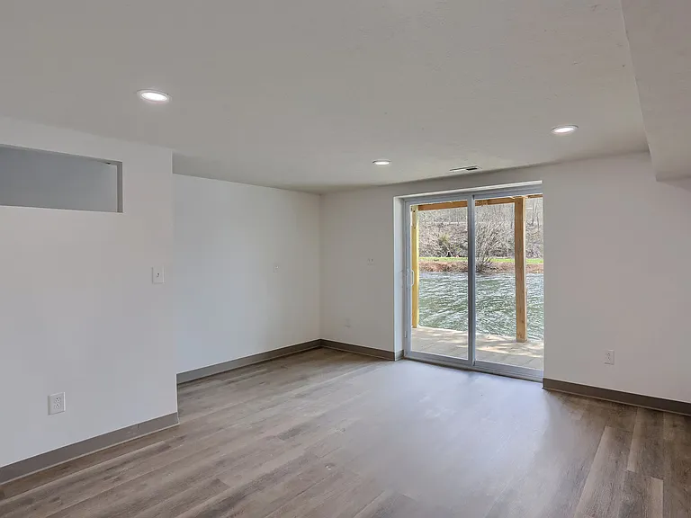 153 Kathleen Dr #1 — Photo 19