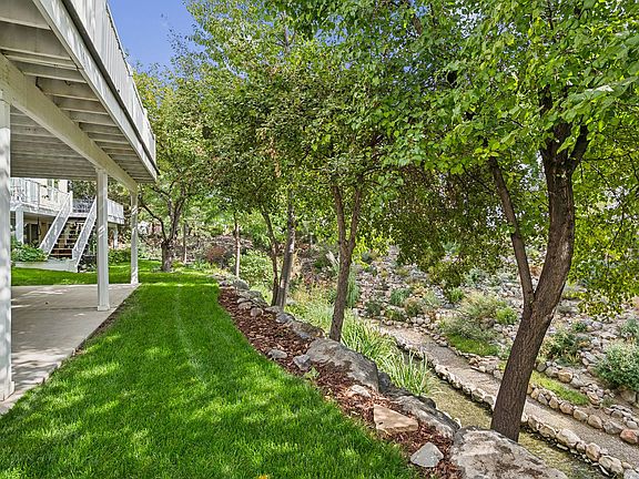 3rd image of 9287 S Avignon Pl