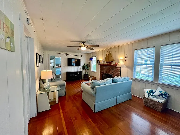 38 Seabreeze Rd — Photo 9