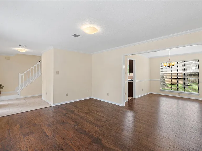 3807 Forest Village Dr — Photo 5