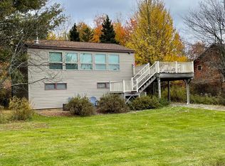 145 Lake Dr, Clifford Township, PA 18470