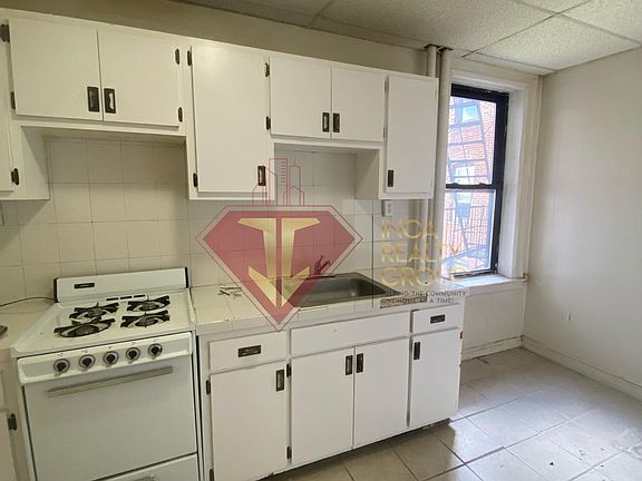 5th image of 500 Baldwin Ave APT 37