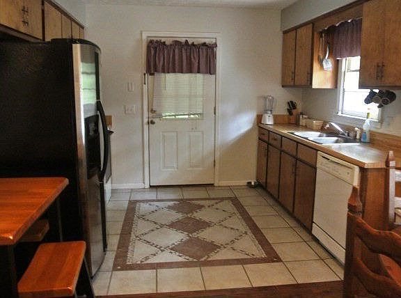 3rd image of 8129 Lee Road 146