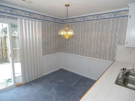5th image of 3901 Sterling Pointe Dr Unit Ee3